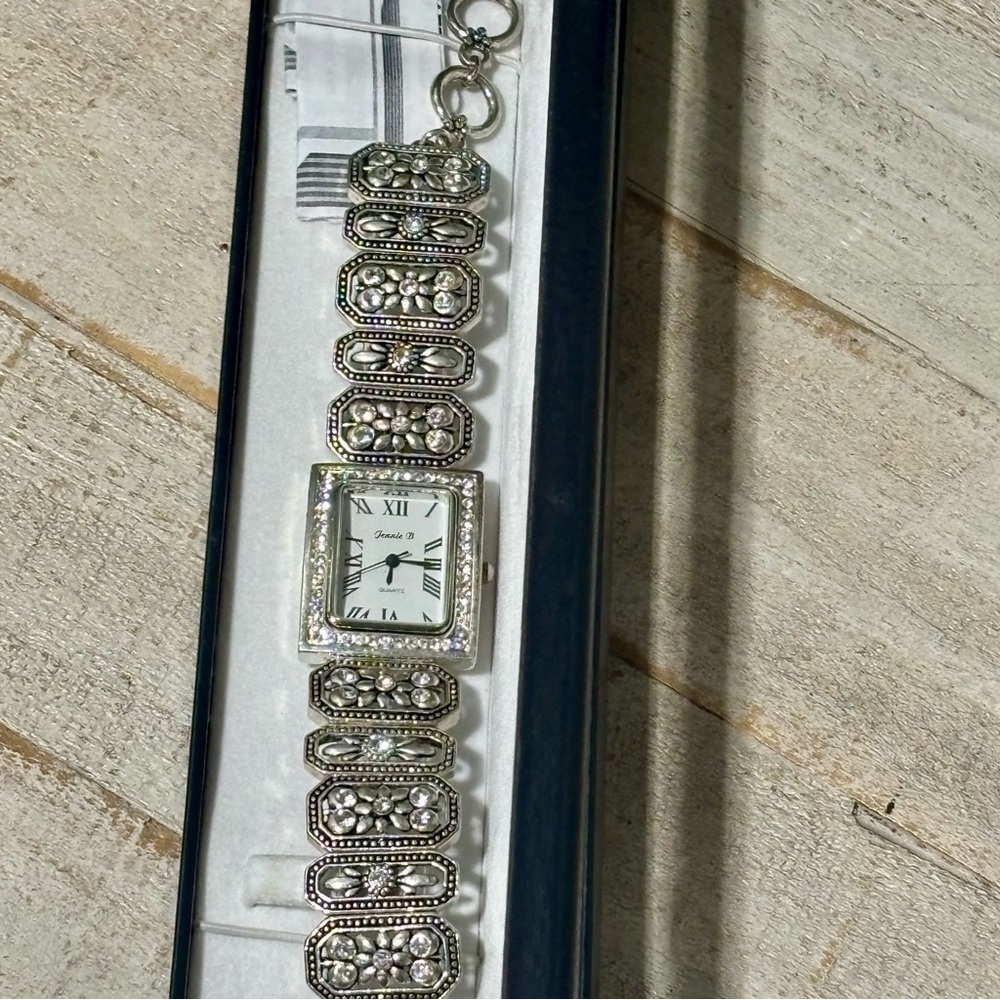New!❤️Jennie O Silver Floral Rhinestone Watch - Picture 4 of 7